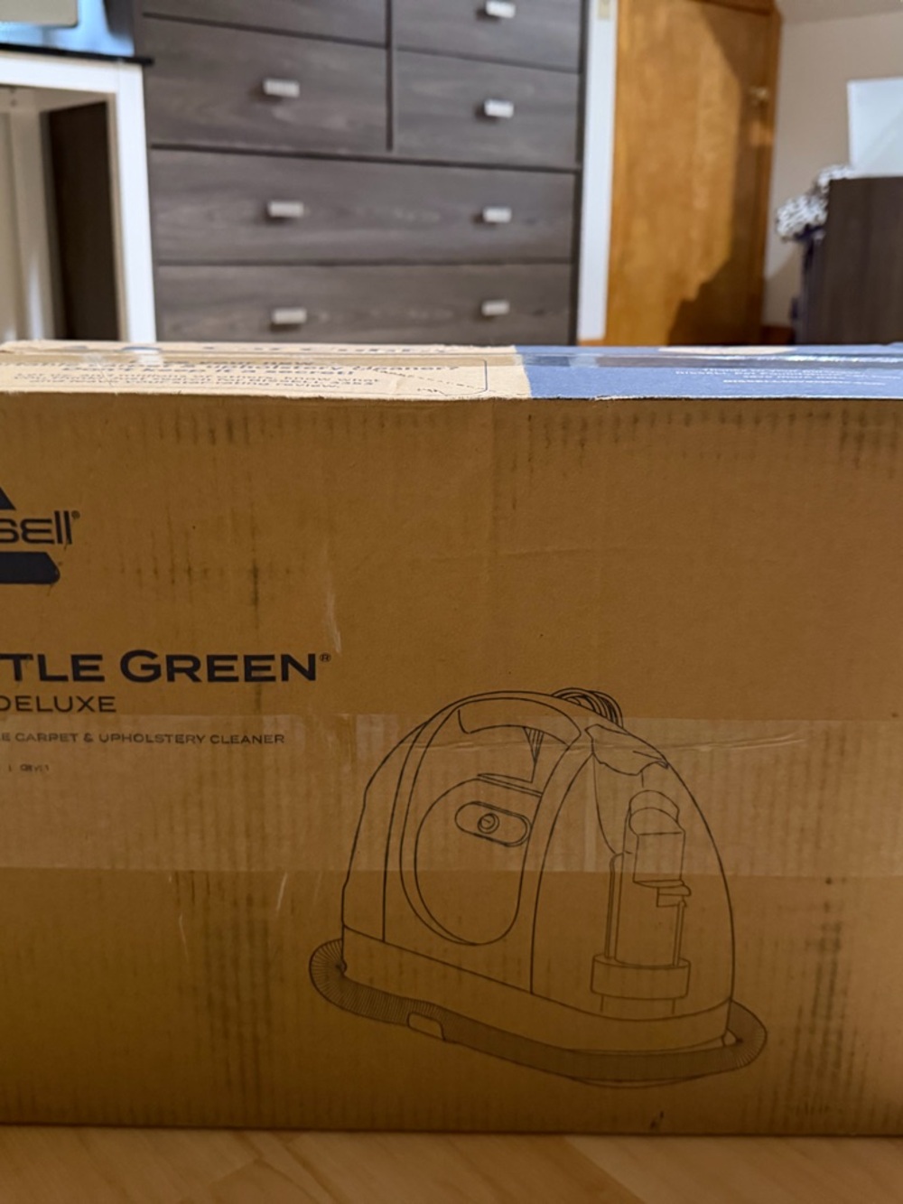Bissell Little Green Deluxe Portable Cleaner in Brown Box Artwork